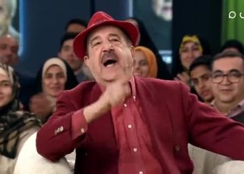 نوازندگی با سازدهنی توسط منوچهر آذری روی آنتن تلویزیون/ ویدئو