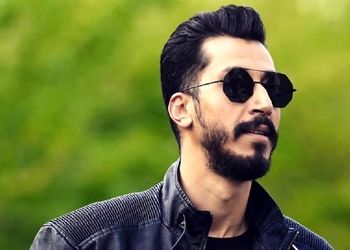 استایل متفاوت و رسمی بهتاشِ سریال پایتخت در یک مراسم/ عکس