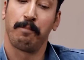 گریه و احساساتی شدن بهرام افشاری برای پدرش/ ویدئو