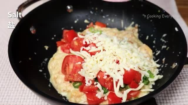 طرز تهیه کوکو رستورانی با ۲ تخم مرغ/ ویدئو