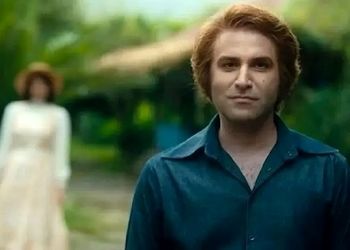 مهسا حجازی و نازنین بیاتی در پشت صحنه تاسیان
