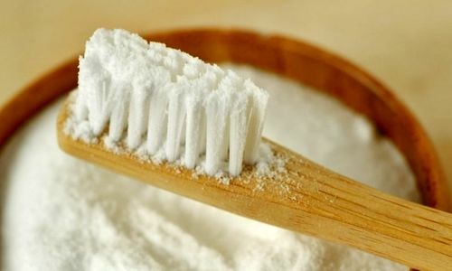 آیا مسواک زدن با جوش شیرین بی‌خطر است؟