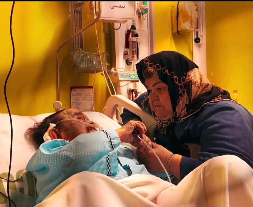 لحظات عاشقانه اسدالله یکتا و همسرش در بیمارستان/ ویدئو