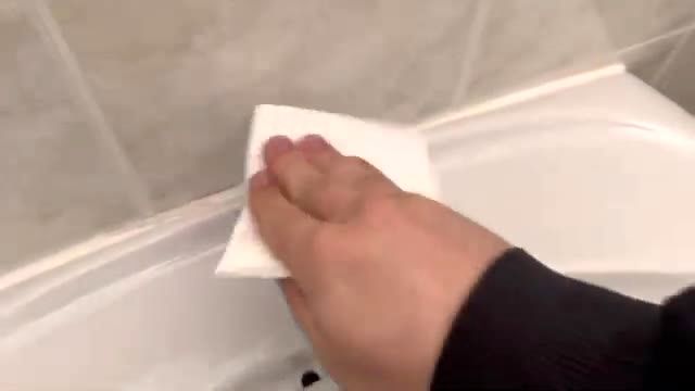 یک ترفند خلاقانه برا تمیز کردن شیرآلات با شمع/ ویدئو