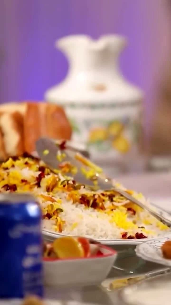 لو رفتن بیماری پژمان بازغی در شام ایرانی/ ویدئو