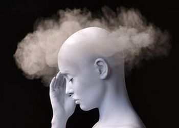 ۵ ماده غذایی که مغز را دچار مه‌گرفتگی می‌کنند