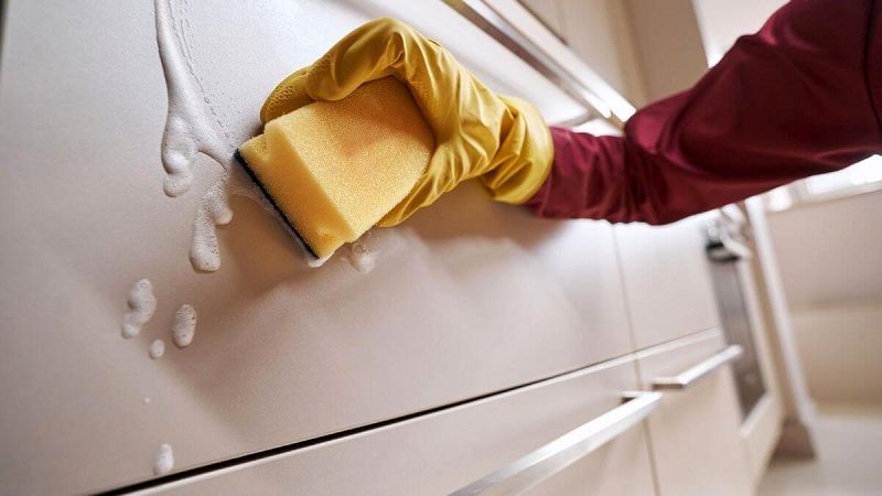 باید و نبایدهای تمیز کردن کابینت‌های آشپزخانه