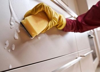 باید و نبایدهای تمیز کردن کابینت‌های آشپزخانه